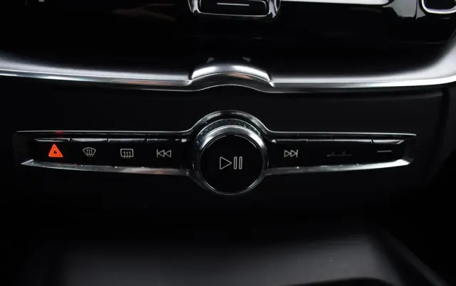 VOLVO XC 60 D4 SCR AWD Momentum