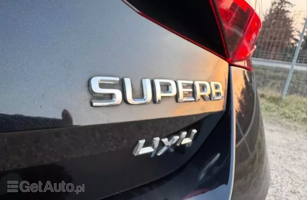 SKODA Superb 