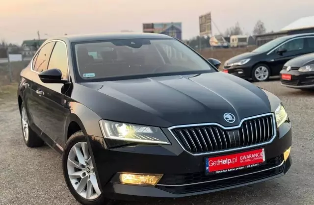 SKODA Superb 