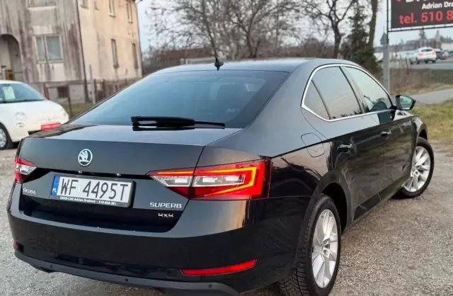 SKODA Superb 