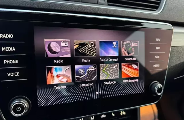 SKODA Superb 