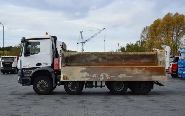 MERCEDES-BENZ AROCS 3243 / 8x4 / EURO 6 / WYWROTKA / MELLER KIPPER / HYDROBURTA / AUTOMAT / SERWISOWANY / SPROWADZONY 