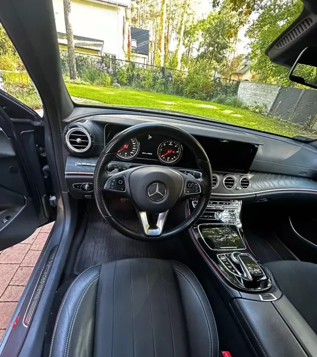 MERCEDES-BENZ Klasa E 