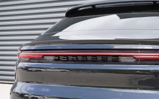 PORSCHE Cayenne Coupe S