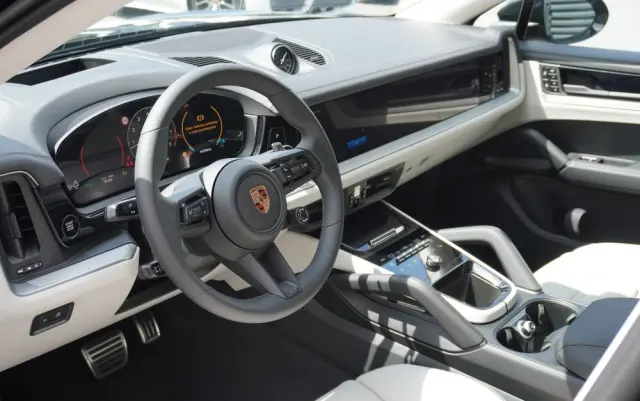 PORSCHE Cayenne Coupe S