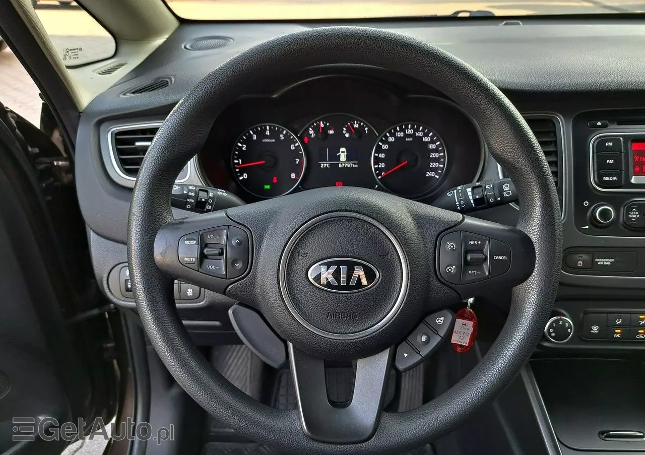 KIA Carens 
