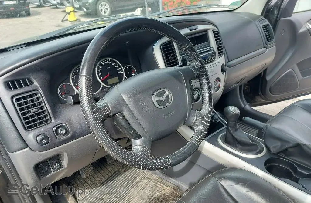 MAZDA Tribute 