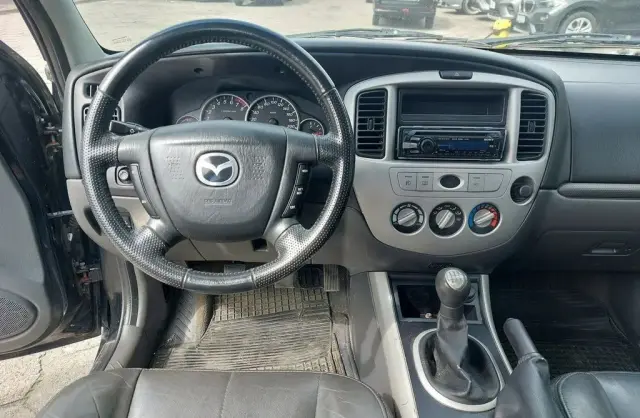 MAZDA Tribute 