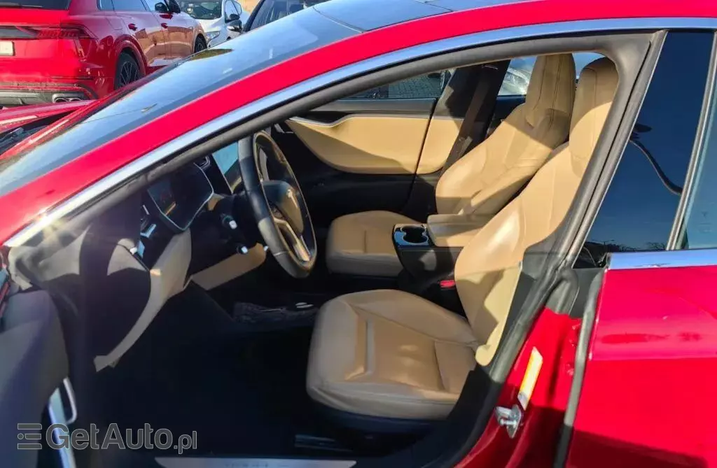 TESLA Model S 