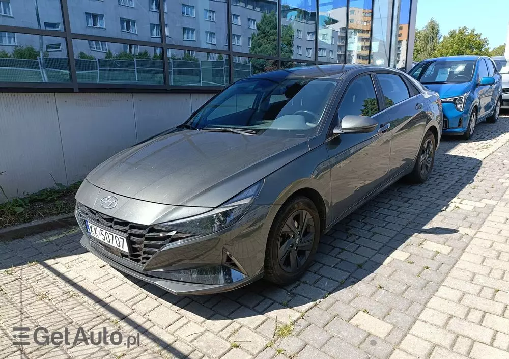 HYUNDAI Elantra 1.6 Smart