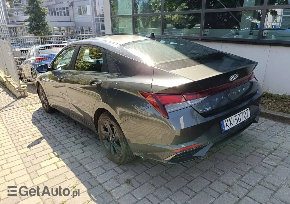 HYUNDAI Elantra 1.6 Smart