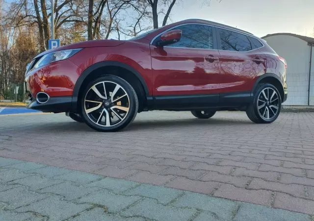 NISSAN Qashqai 1.6 DIG-T Tekna