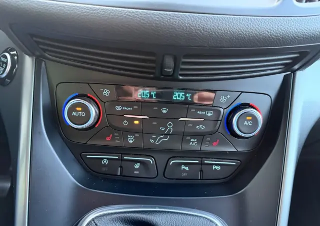 FORD Kuga 1.5 EcoBoost 2x4 Titanium