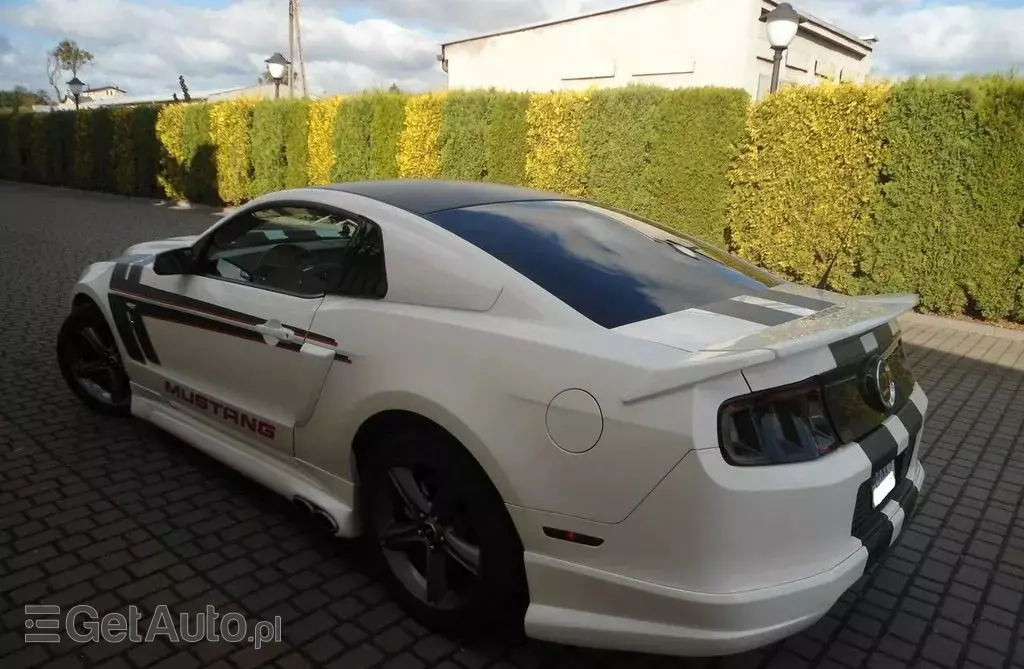 FORD Mustang 