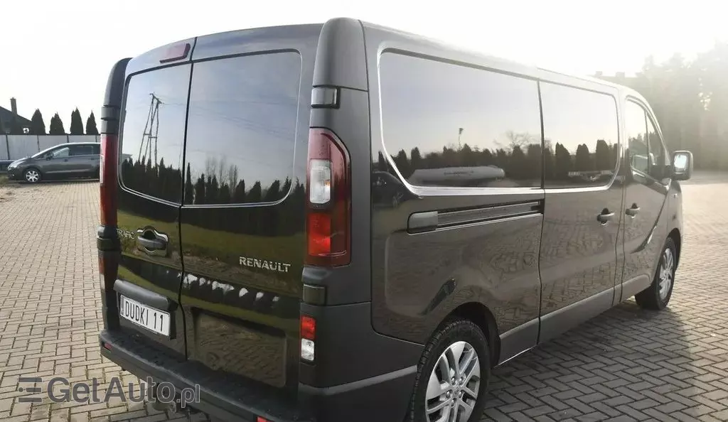 RENAULT Trafic 