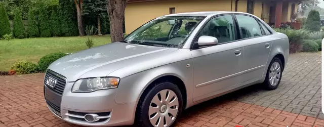 AUDI A4 2.0 (130 KM)