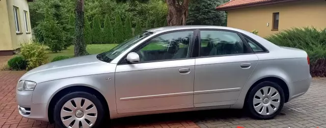 AUDI A4 2.0 (130 KM)