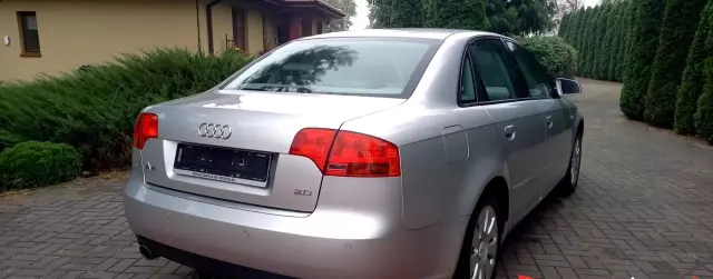 AUDI A4 2.0 (130 KM)
