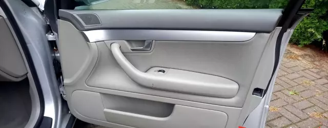 AUDI A4 2.0 (130 KM)