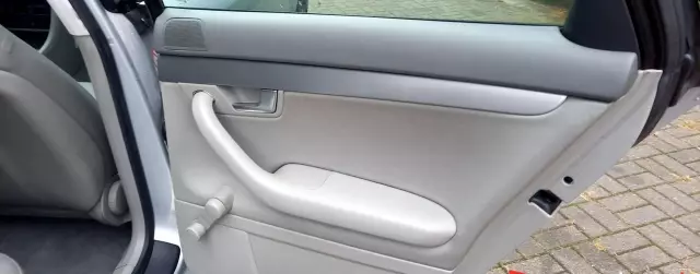 AUDI A4 2.0 (130 KM)