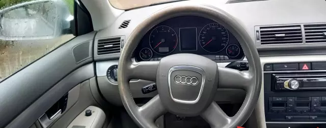AUDI A4 2.0 (130 KM)