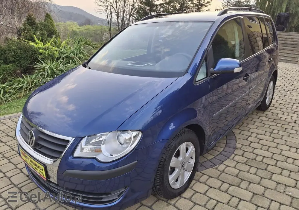 VOLKSWAGEN Touran 1.6 Basis