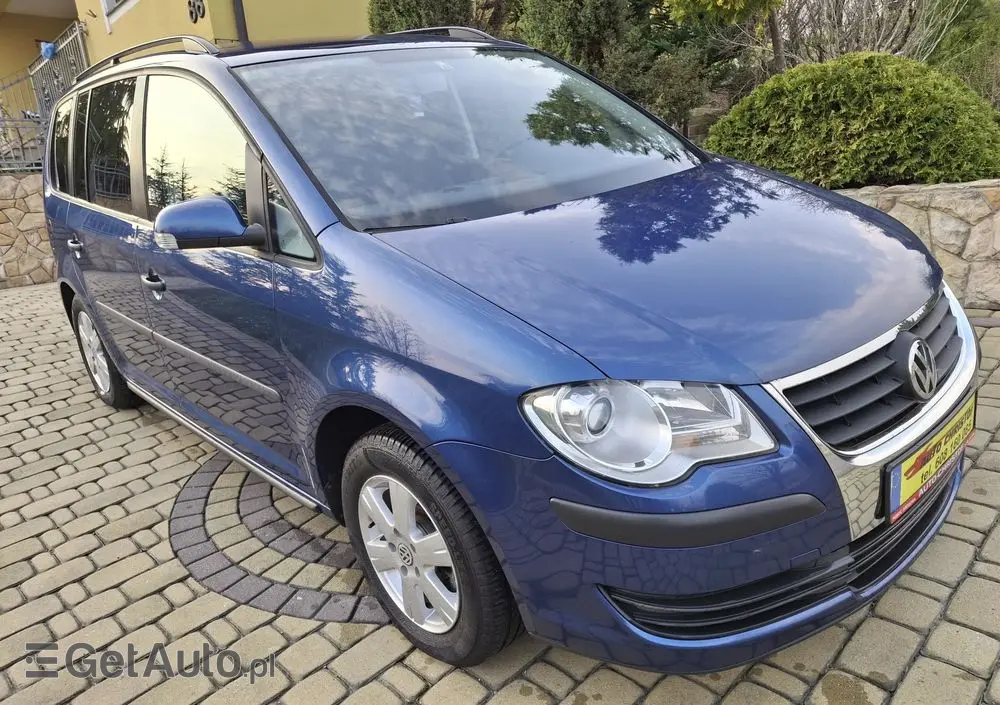 VOLKSWAGEN Touran 1.6 Basis