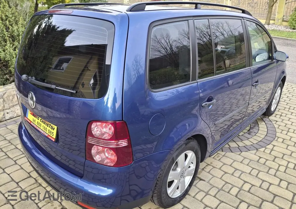 VOLKSWAGEN Touran 1.6 Basis