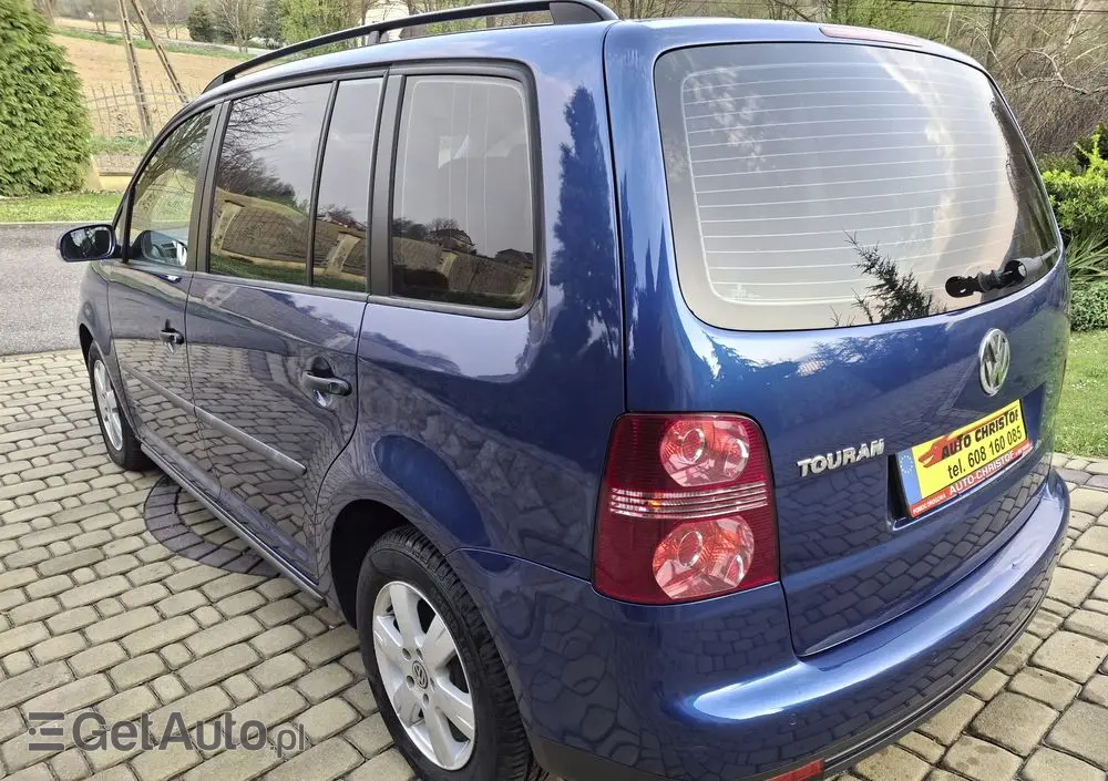VOLKSWAGEN Touran 1.6 Basis