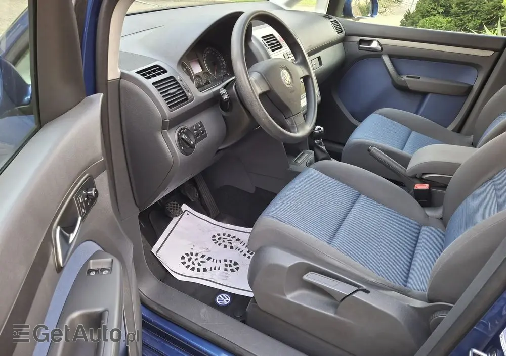 VOLKSWAGEN Touran 1.6 Basis