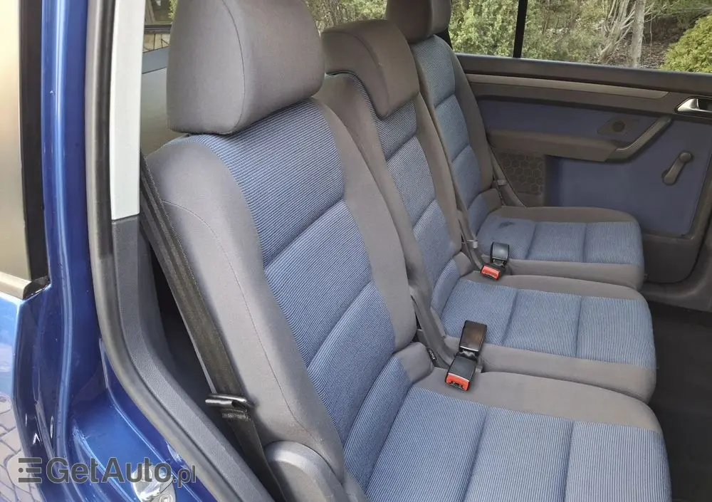 VOLKSWAGEN Touran 1.6 Basis