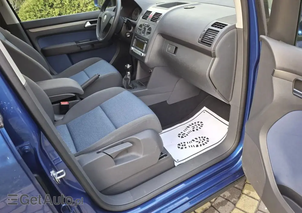 VOLKSWAGEN Touran 1.6 Basis