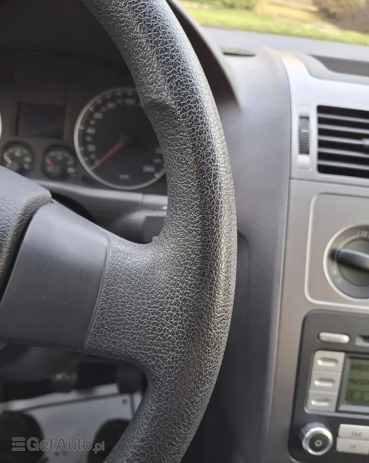 VOLKSWAGEN Touran 1.6 Basis