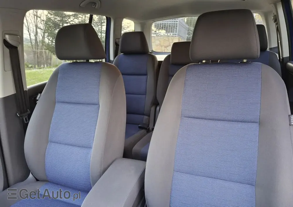 VOLKSWAGEN Touran 1.6 Basis