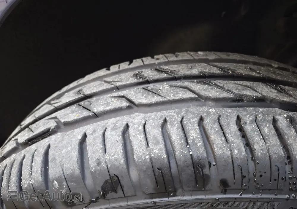 VOLKSWAGEN Touran 1.6 Basis