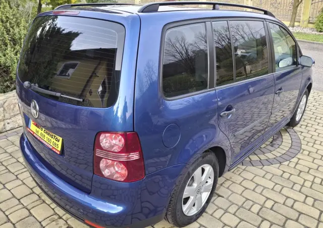 VOLKSWAGEN Touran 1.6 Basis