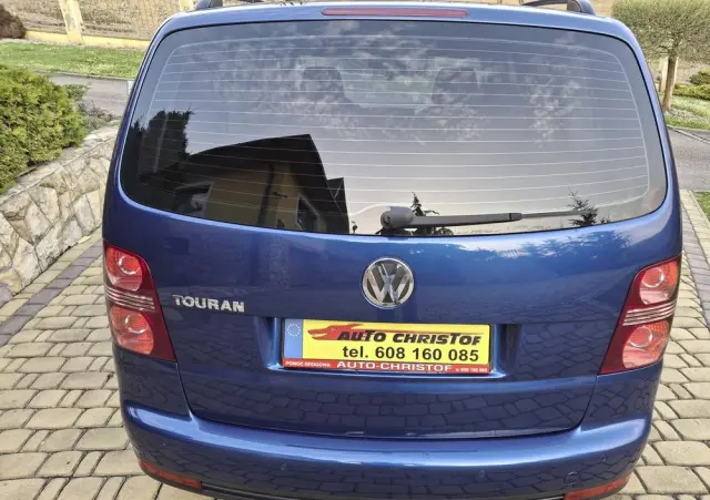 VOLKSWAGEN Touran 1.6 Basis
