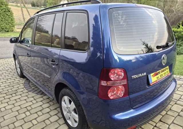 VOLKSWAGEN Touran 1.6 Basis
