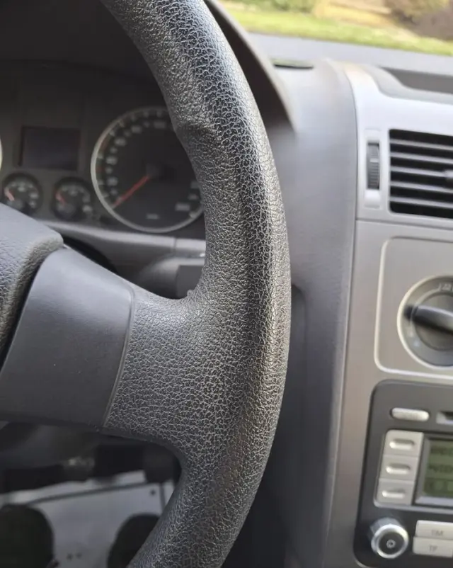 VOLKSWAGEN Touran 1.6 Basis