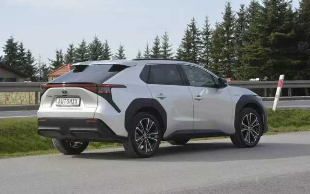 TOYOTA BZ4X 71.4kWh Prestige