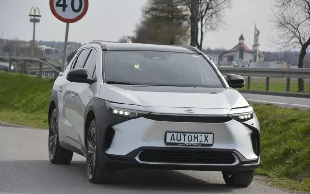 TOYOTA BZ4X 71.4kWh Prestige