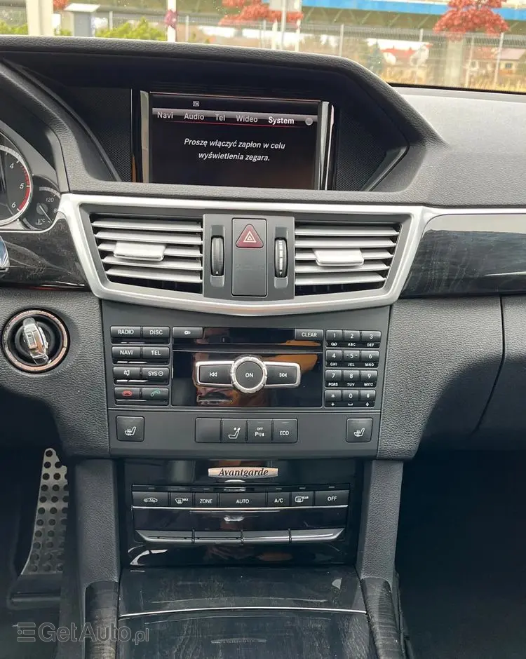 MERCEDES-BENZ Klasa E 300 CDI BlueEff Avantgarde