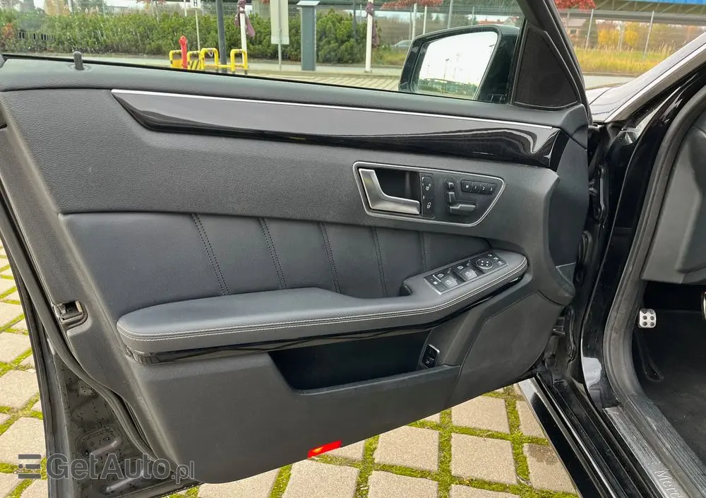 MERCEDES-BENZ Klasa E 300 CDI BlueEff Avantgarde