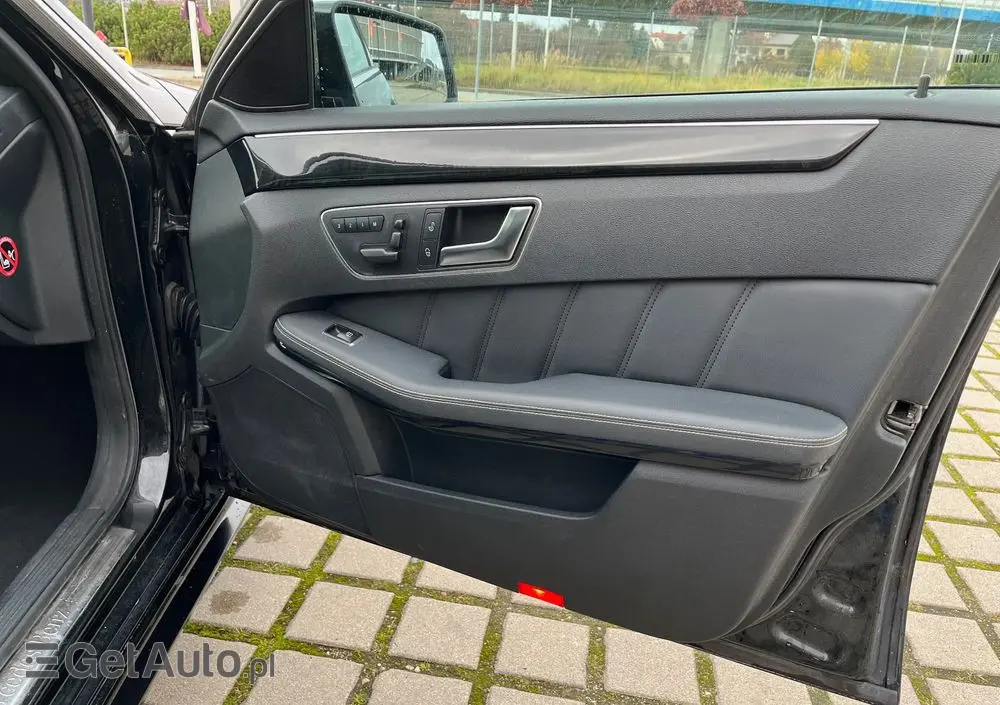 MERCEDES-BENZ Klasa E 300 CDI BlueEff Avantgarde