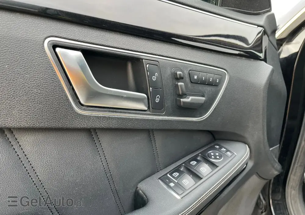 MERCEDES-BENZ Klasa E 300 CDI BlueEff Avantgarde
