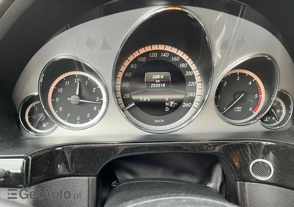 MERCEDES-BENZ Klasa E 300 CDI BlueEff Avantgarde