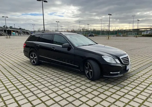 MERCEDES-BENZ Klasa E 300 CDI BlueEff Avantgarde