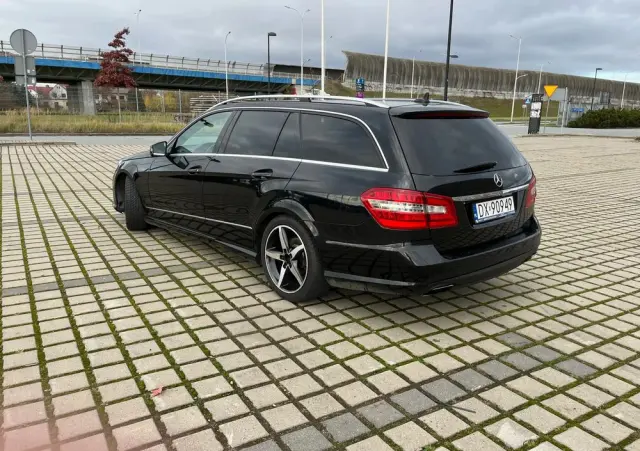 MERCEDES-BENZ Klasa E 300 CDI BlueEff Avantgarde