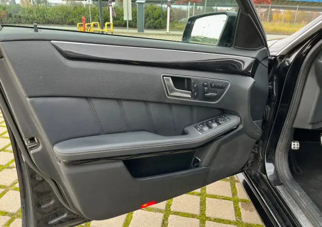 MERCEDES-BENZ Klasa E 300 CDI BlueEff Avantgarde