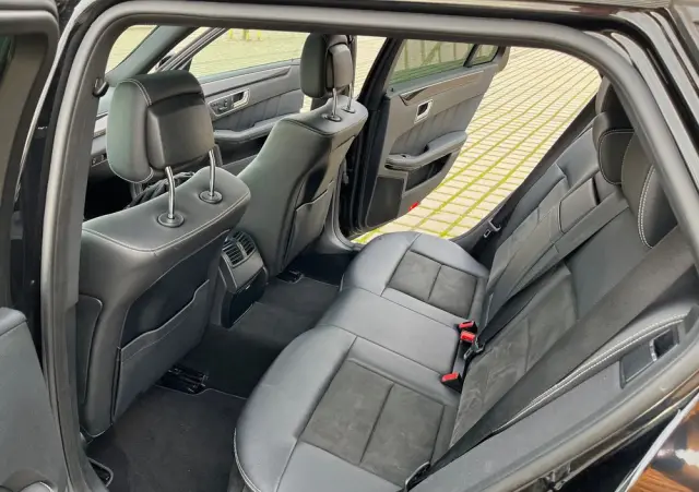 MERCEDES-BENZ Klasa E 300 CDI BlueEff Avantgarde